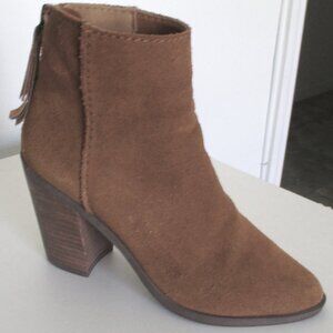 Nordstroms BP. Womens Tan Suede Rear Zip Ankle Boot w/3" Heel - Size 4M